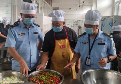 重慶市涪陵區(qū)龍橋街道市場監(jiān)管所 護航暑期安全，開展夏令營食品銷售專項檢查